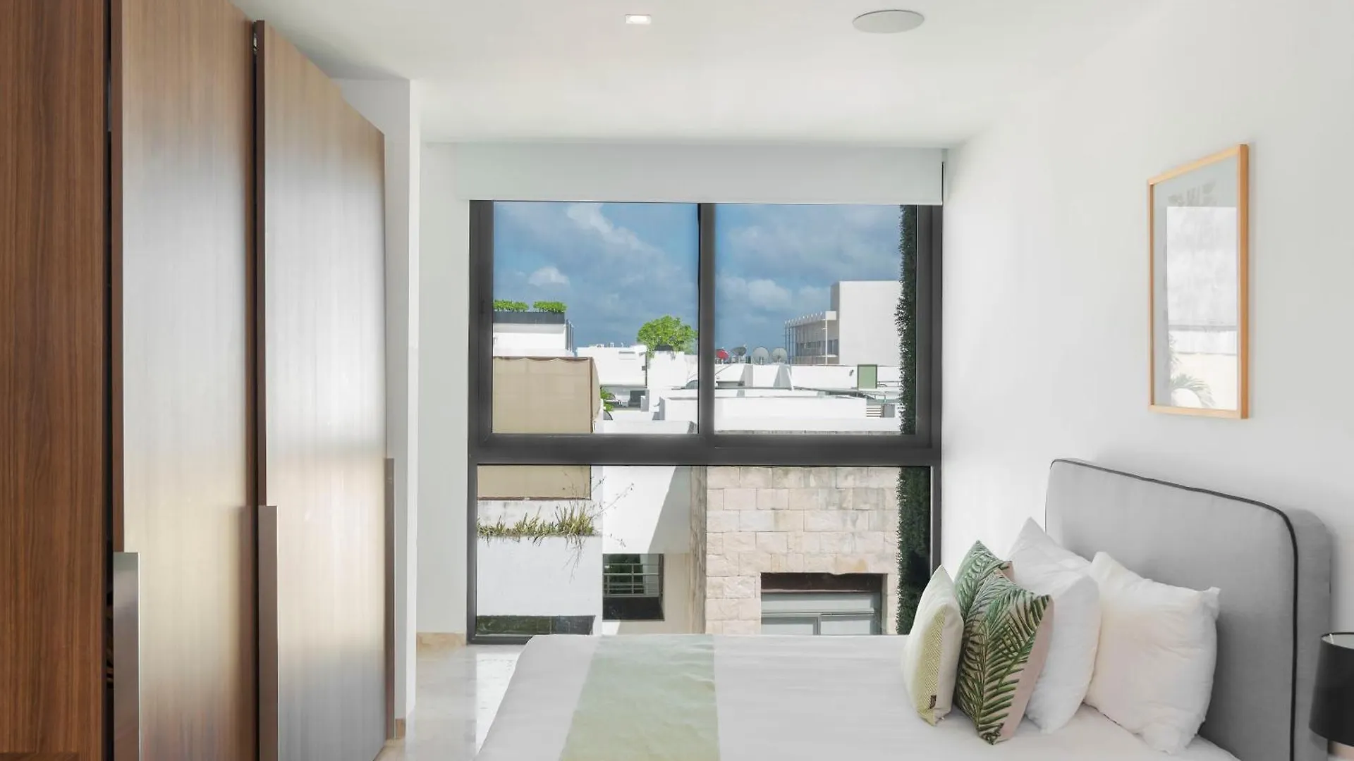 Luxurious & Attractive The Shore I Playa del Carmen Apartment