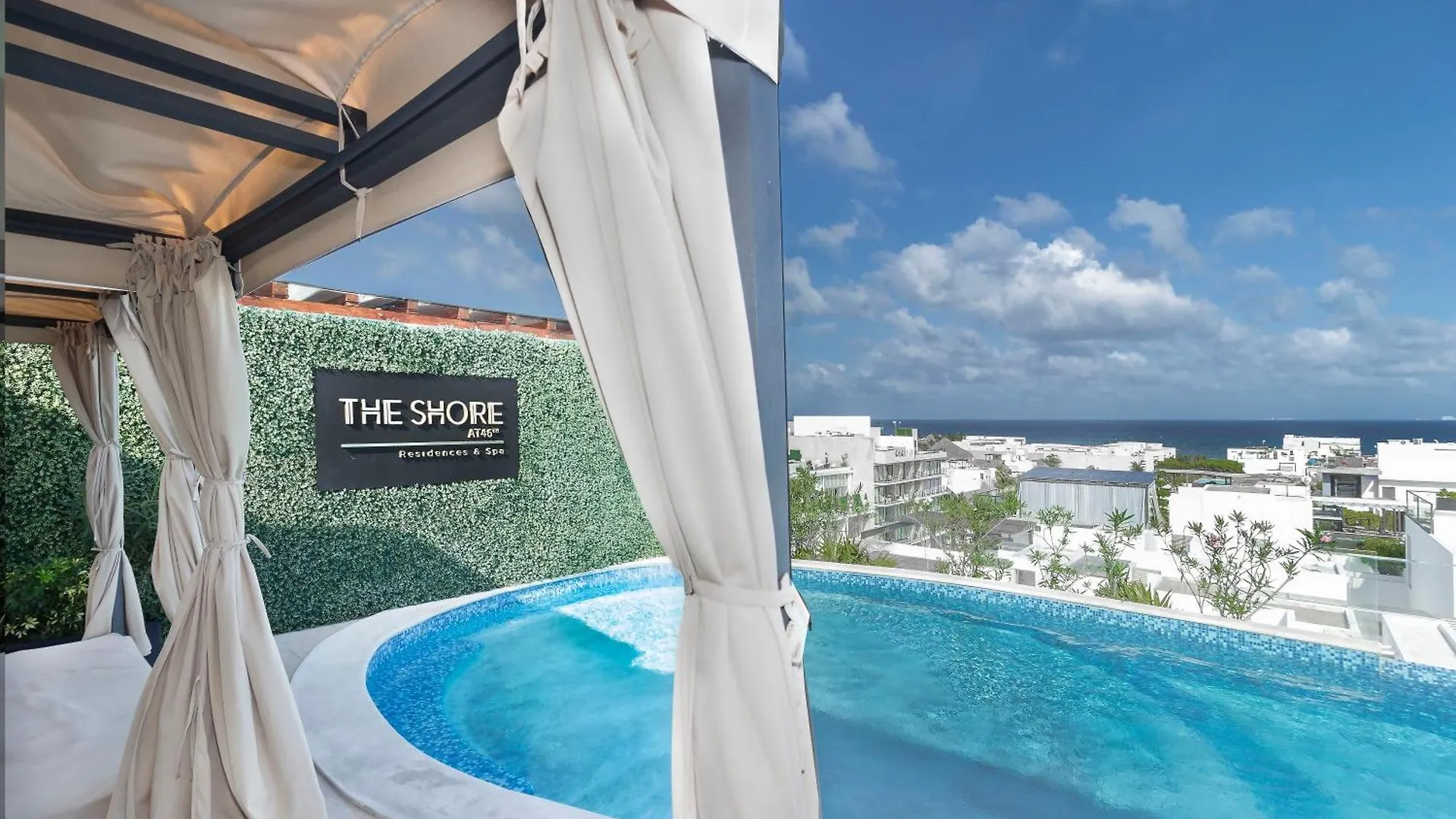 Luxurious & Attractive The Shore I Playa del Carmen Apartment